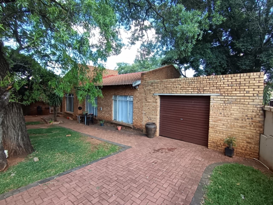 3 Bedroom Property for Sale in Geelhoutpark North West